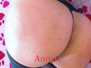 Anngie_