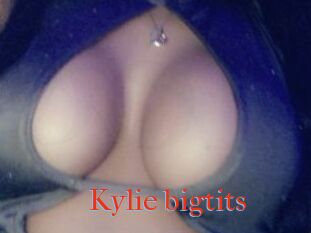 Kylie_bigtits