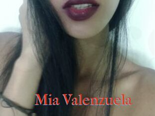 Mia_Valenzuela