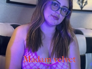 Madam_velvet