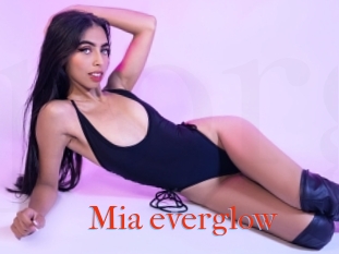 Mia_everglow