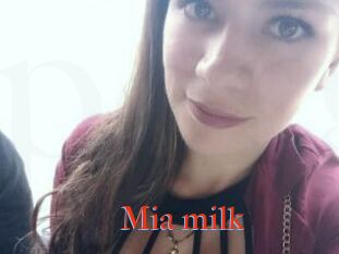 Mia_milk
