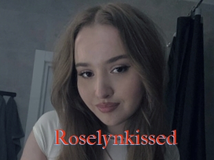 Roselynkissed