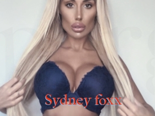 Sydney_foxx