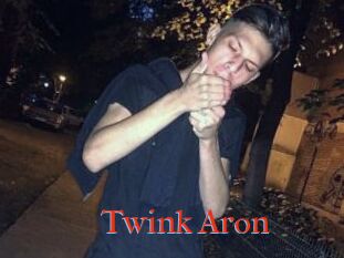 Twink_Aron